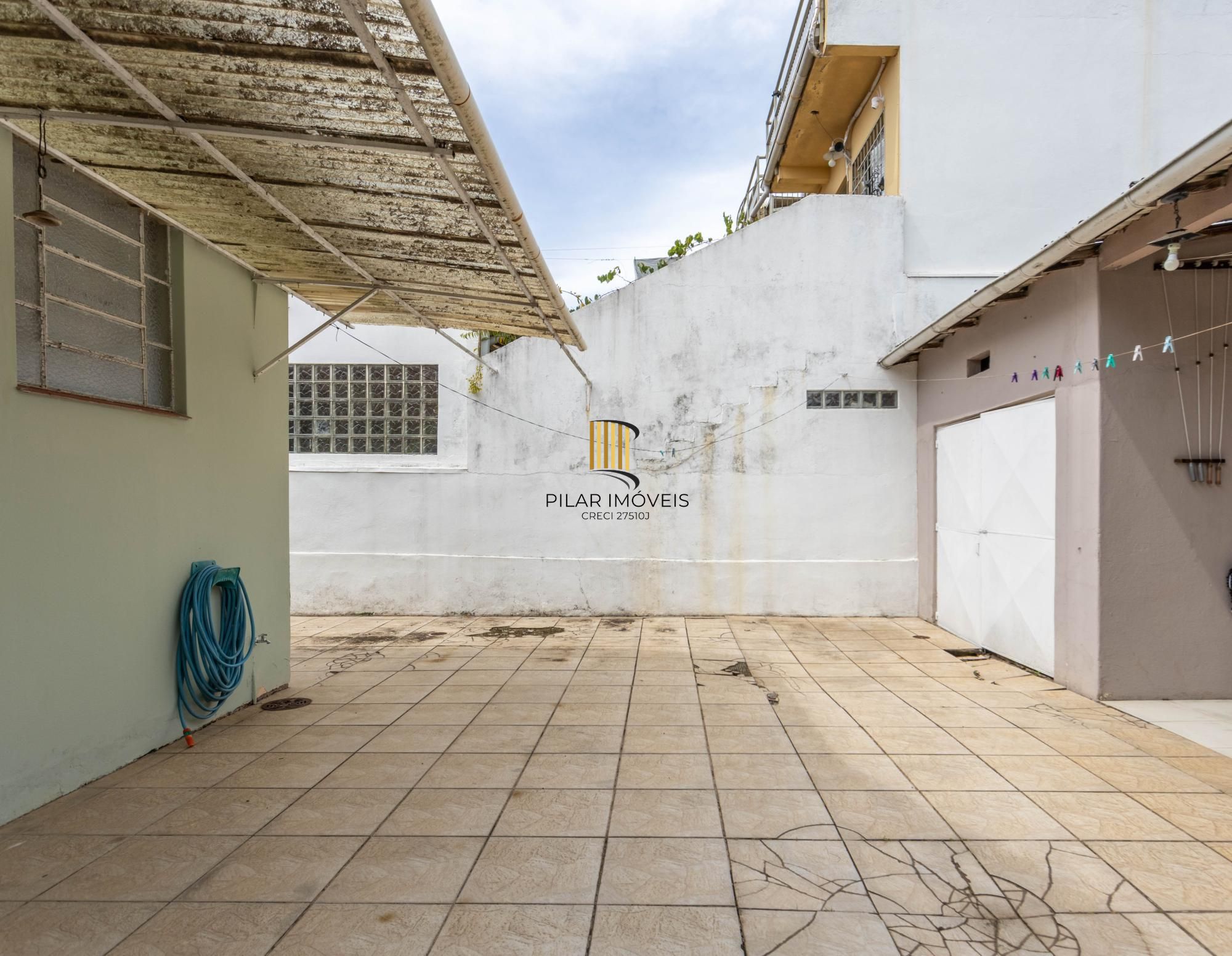 Casa 75m² com 3 dormitórios, 2 vagas no bairro Sarandi