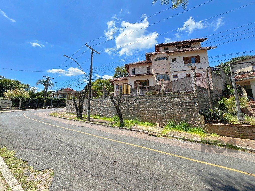 Casa 3 dormitórios no bairro Teresópolis