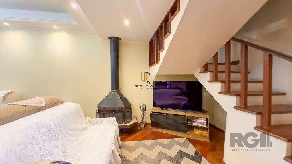 Casa com 4 quartos no bairro nonoai