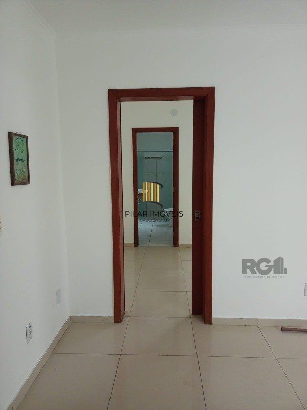 Apartamento GARDEN com dois pátios  privativas,  1 dormitório, sala, cozinha, 1 banheiro   na Av. Getúlio Vargas.