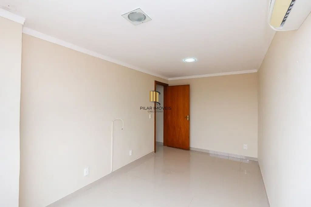 Cobertura à Venda com 2 Dormitórios no Bairro Cristal – Porto Alegre