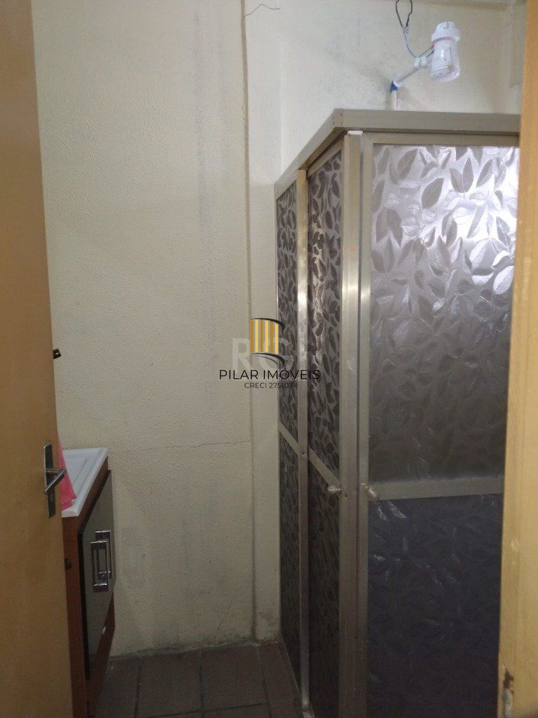 Casa para Venda - 76m², 5 dormitórios, 3 vagas - Santo Antonio