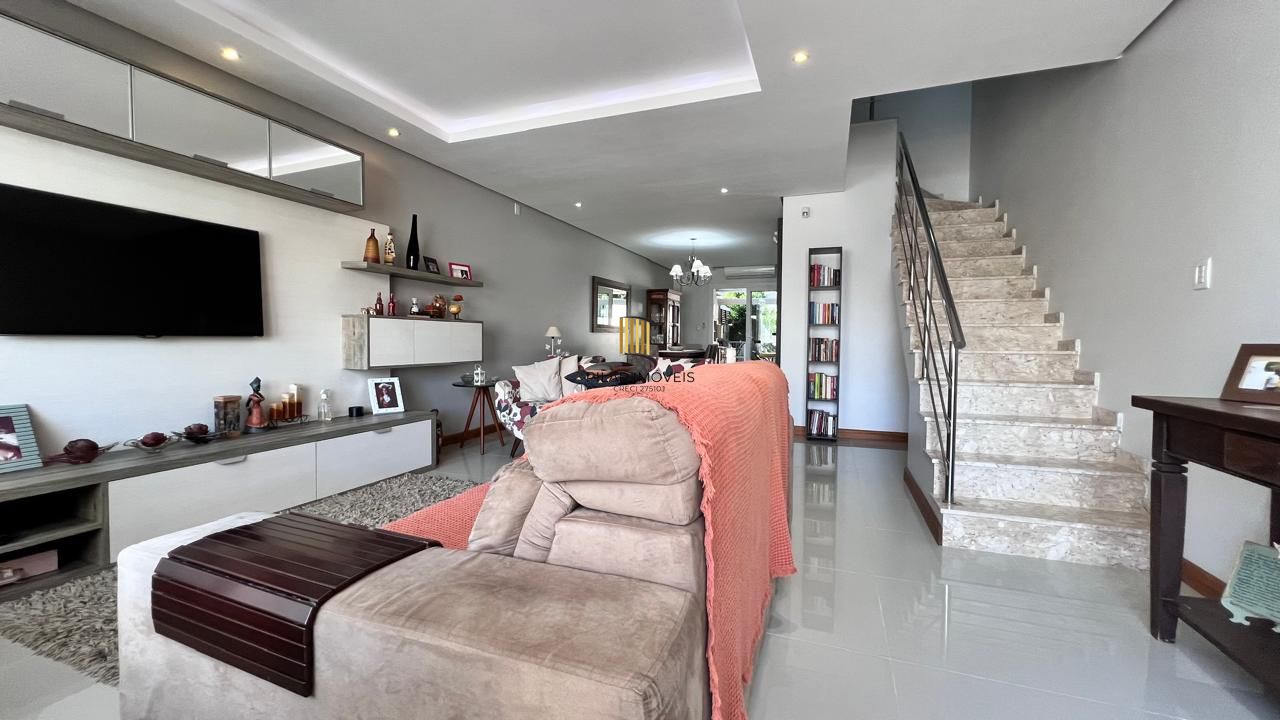 Casa 3 dormitórios no bairro Espírito Santo