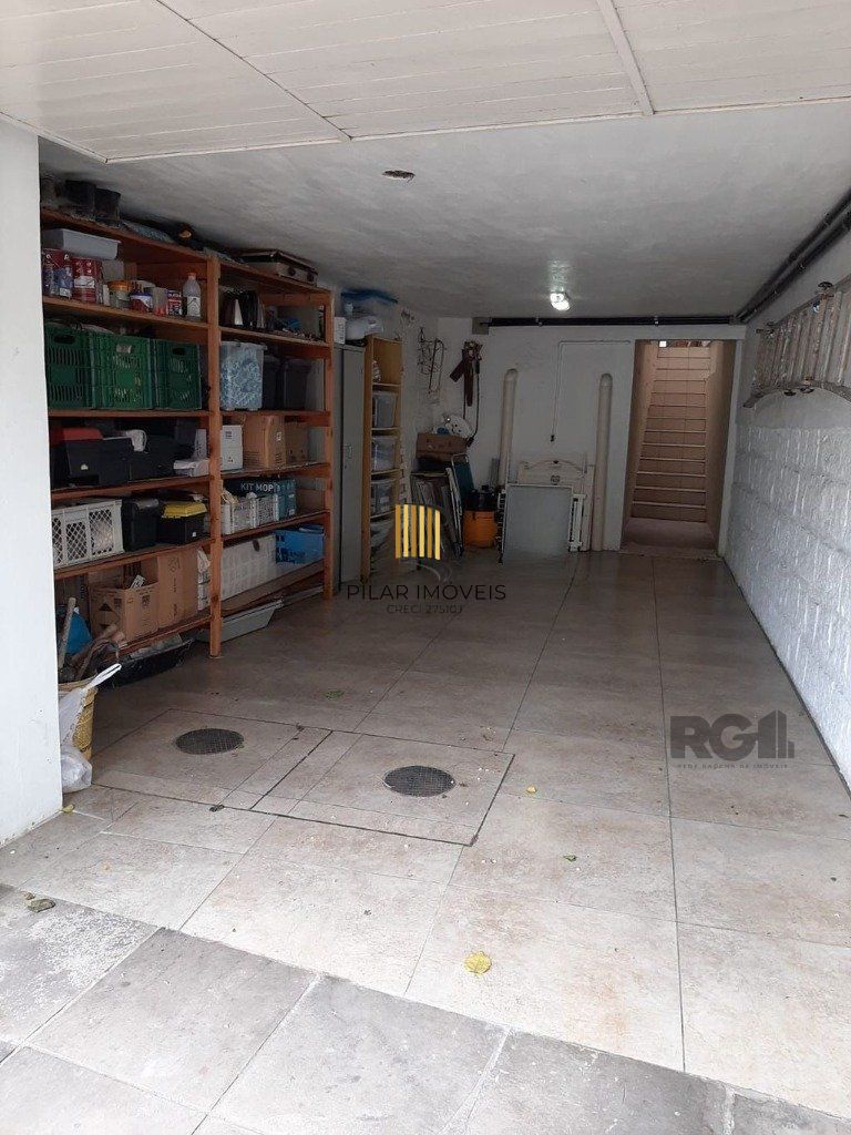 Casa de 4 dormitórios no bairro Glória