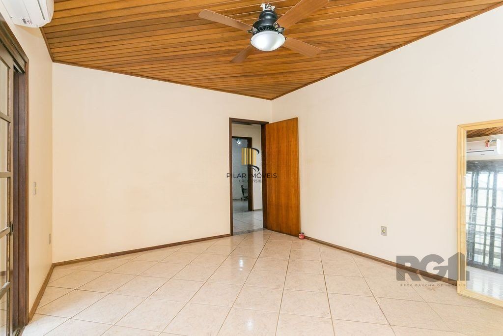 Casa de 3 dormitórios,  no bairro Campo Novo