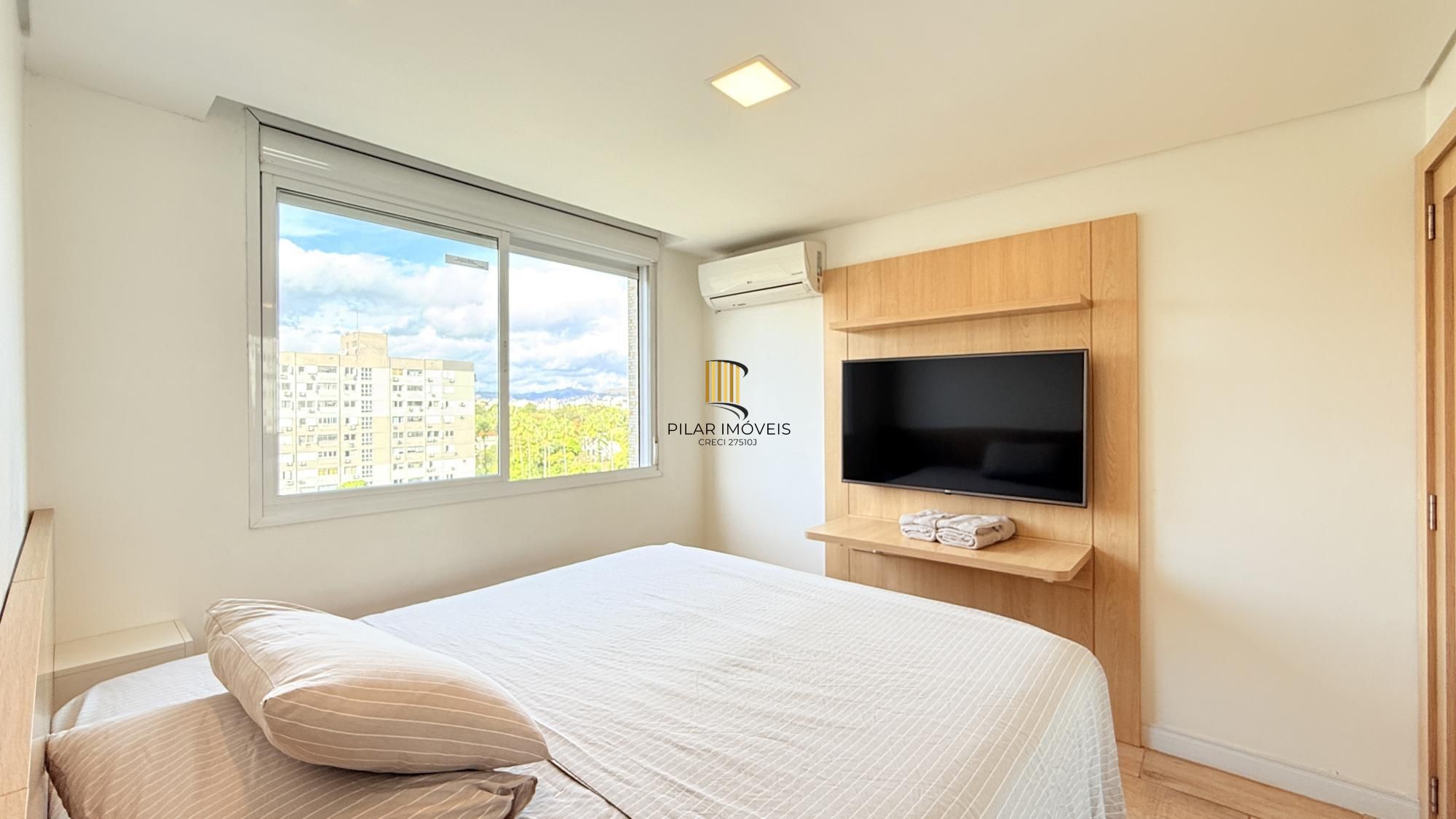 Apartamento de 2 dormitorios á venda no Bairro Centro Histórico.