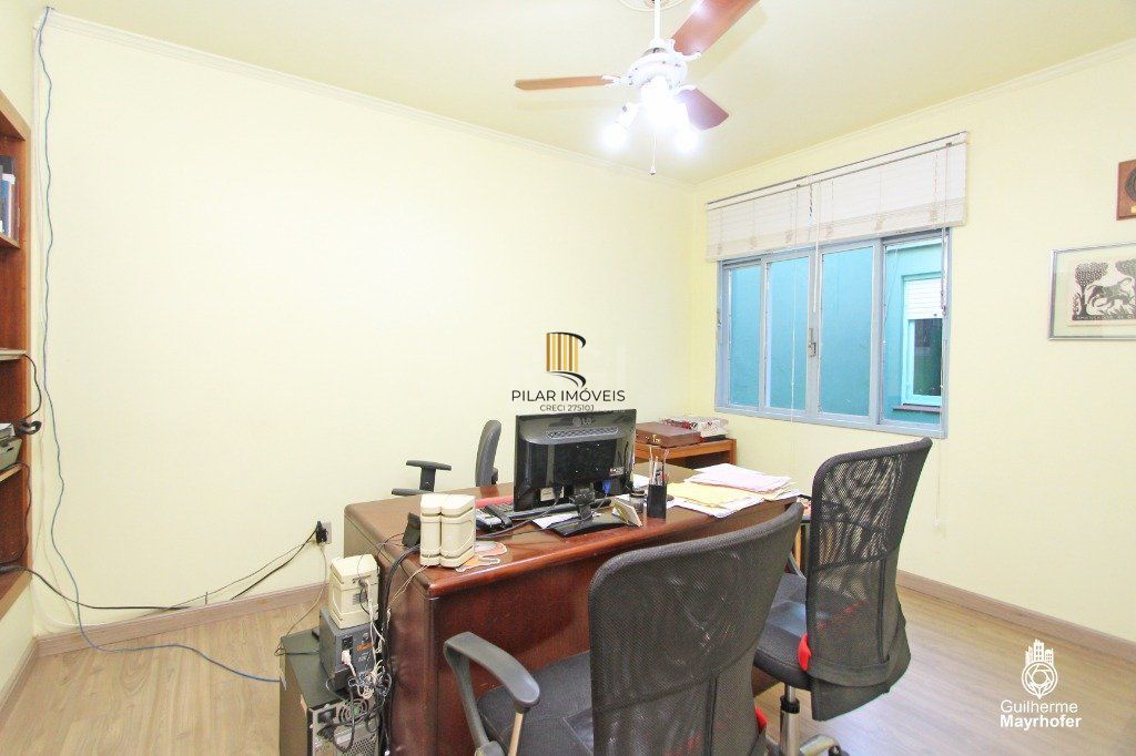 Casa para Venda - 500m², 5 dormitórios, sendo 2 suites, 5 vagas - Menino Deus