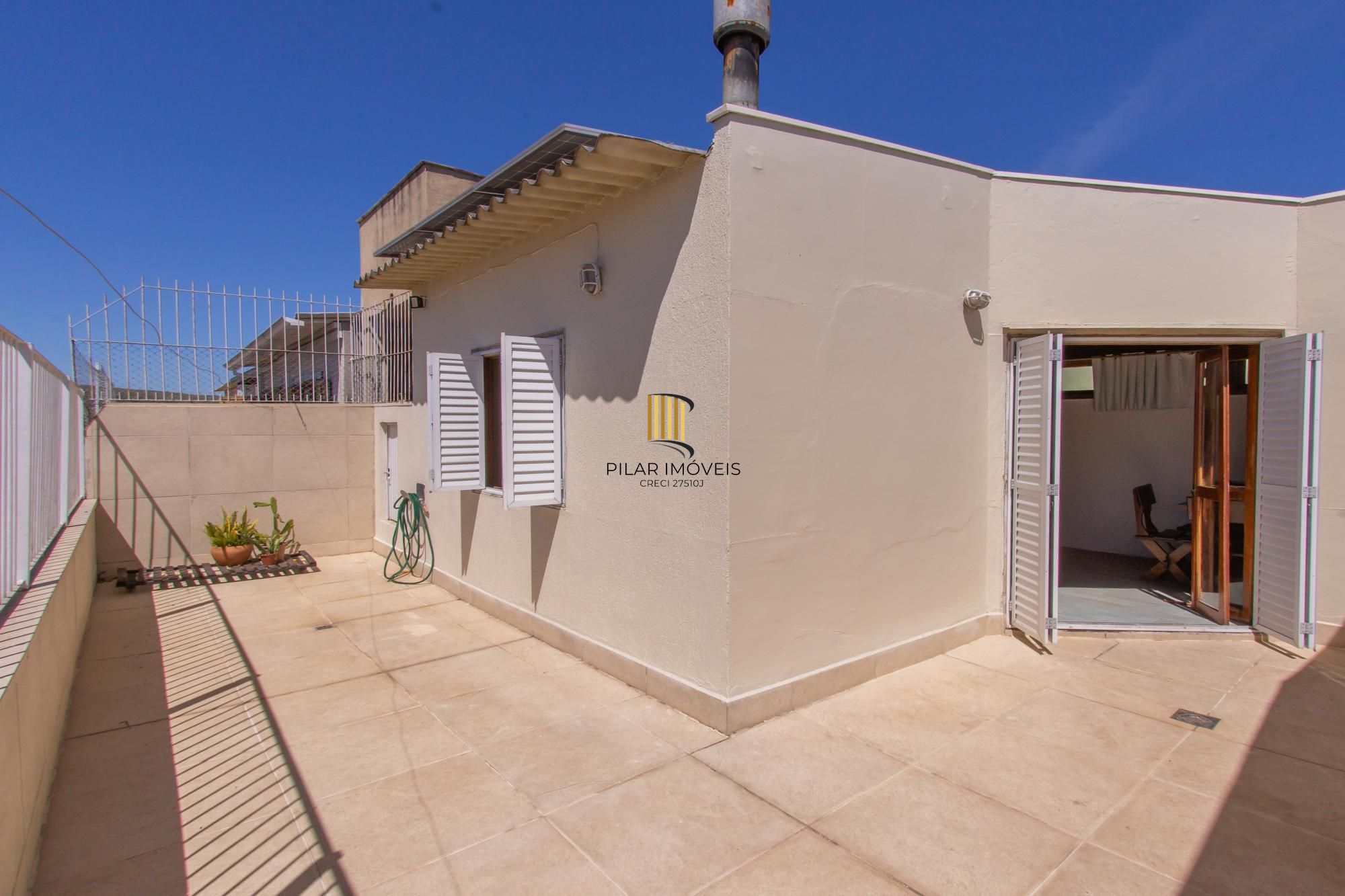 Cobertura de 02 dormitorios no bairro Medianeira- Porto Alegre /RS