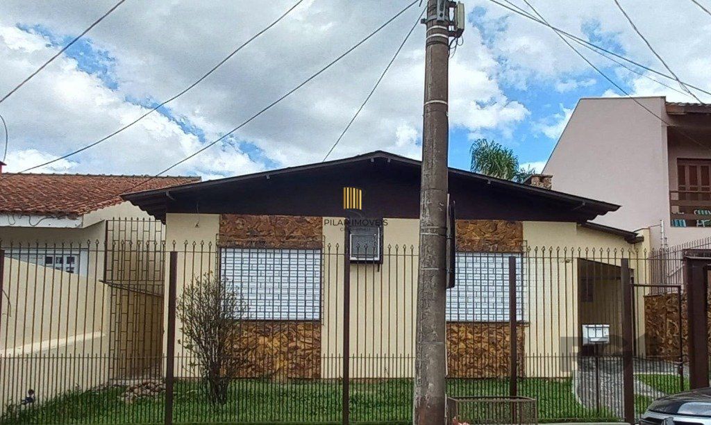 Casa com 3 dormitórios no bairro Sarandi