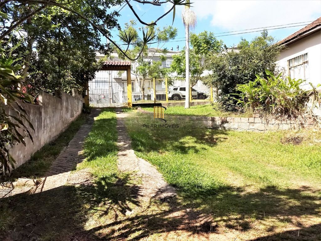 Casa 4 dormitórios à venda no Bairro Vila Jardim - Porto Alegre