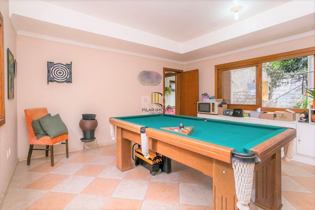 Casa para Venda - 279m², 3 dormitórios, sendo 1 suites, 4 vagas - Teresópolis
