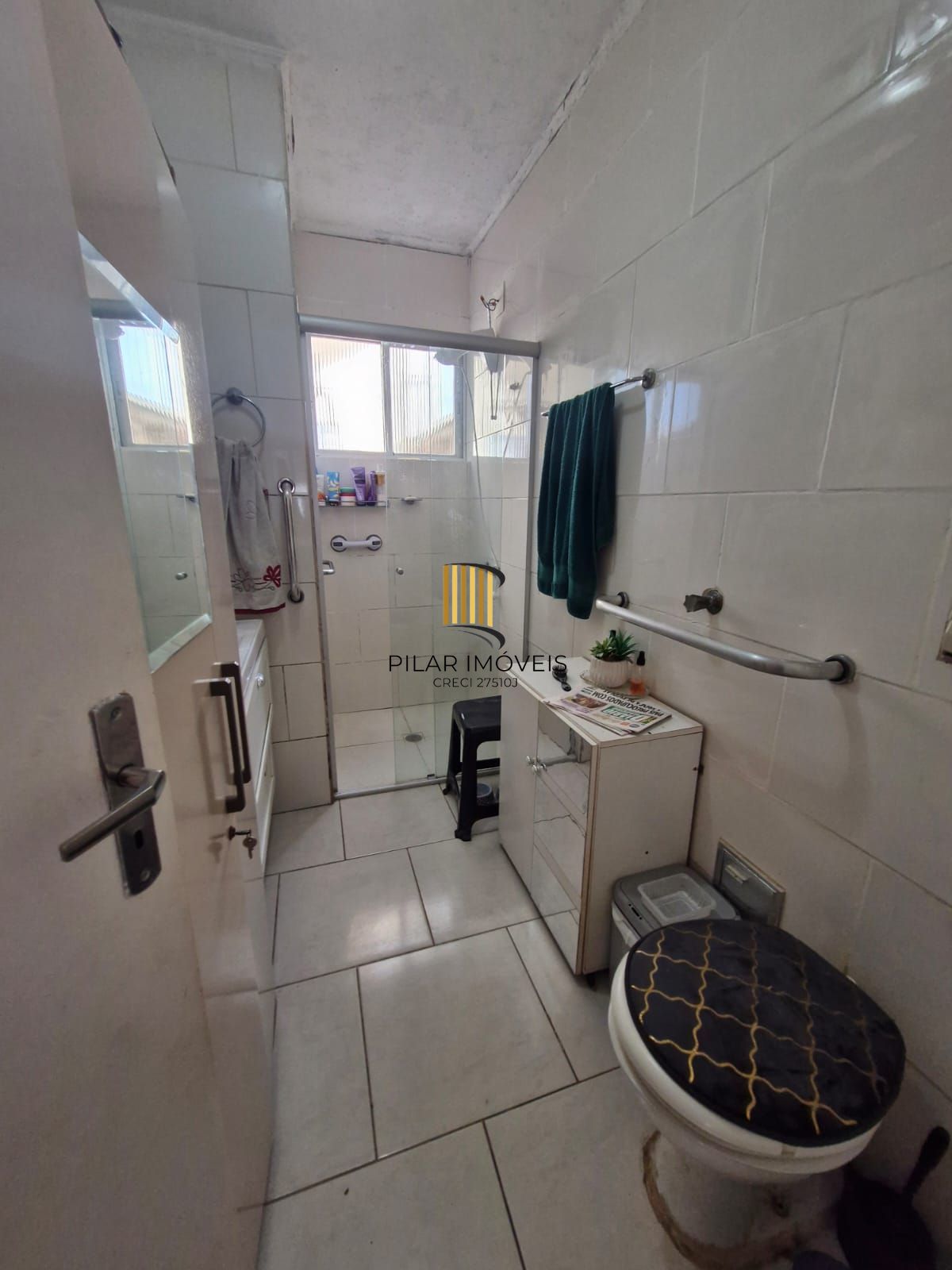 Casa com 3 dormitórios e edícula nos fundos no bairro Nonoai.