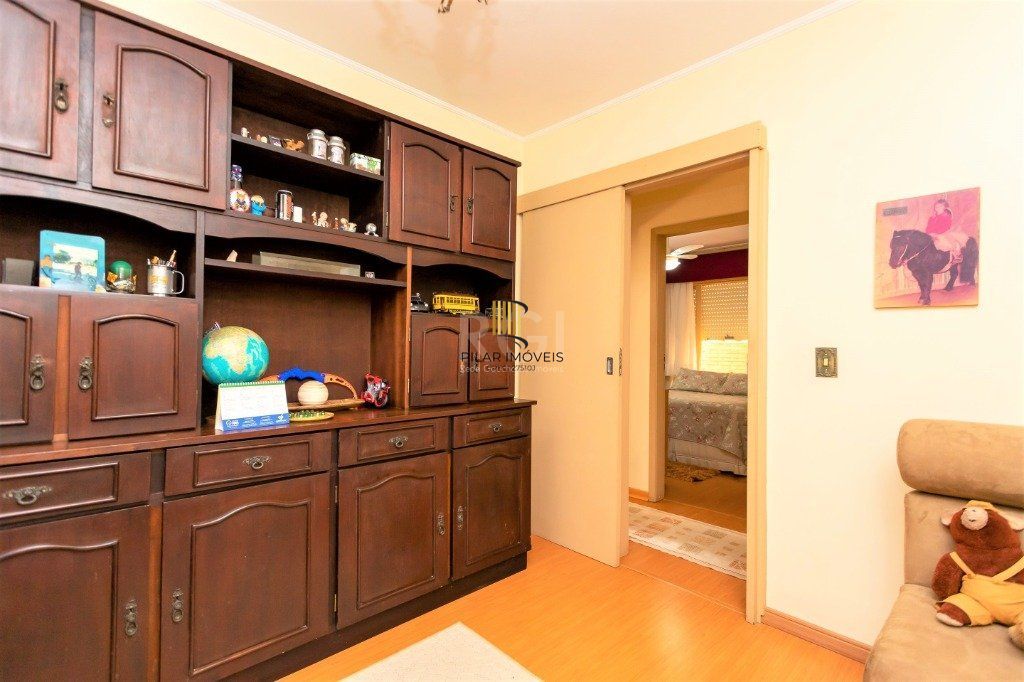 Casa para Venda - 228m², 4 dormitórios, sendo 1 suites, 5 vagas - Teresópolis