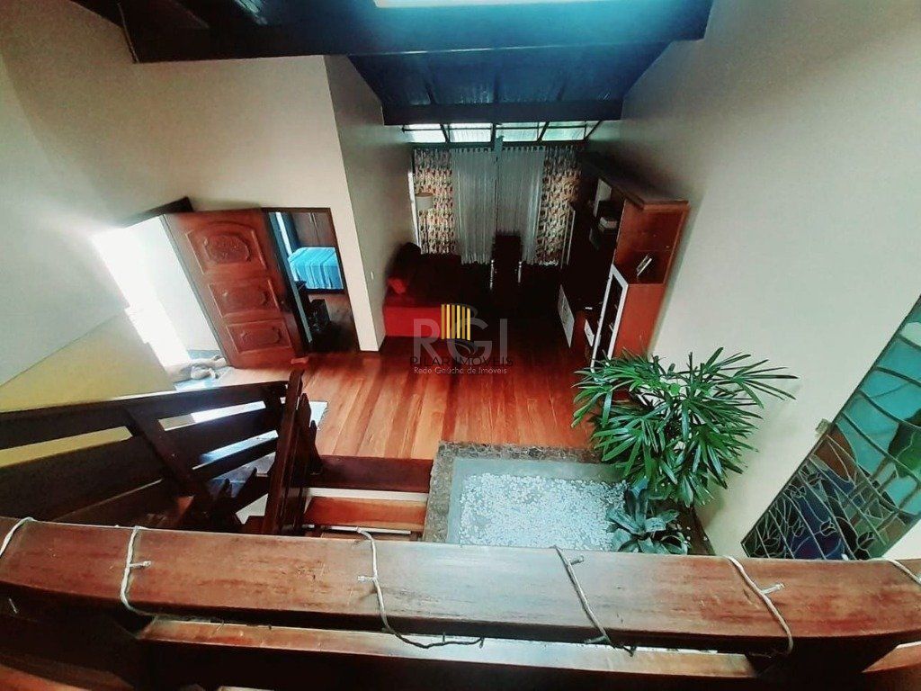 Casa para Venda - 260m², 4 dormitórios, sendo 1 suites, 4 vagas - Nonoai