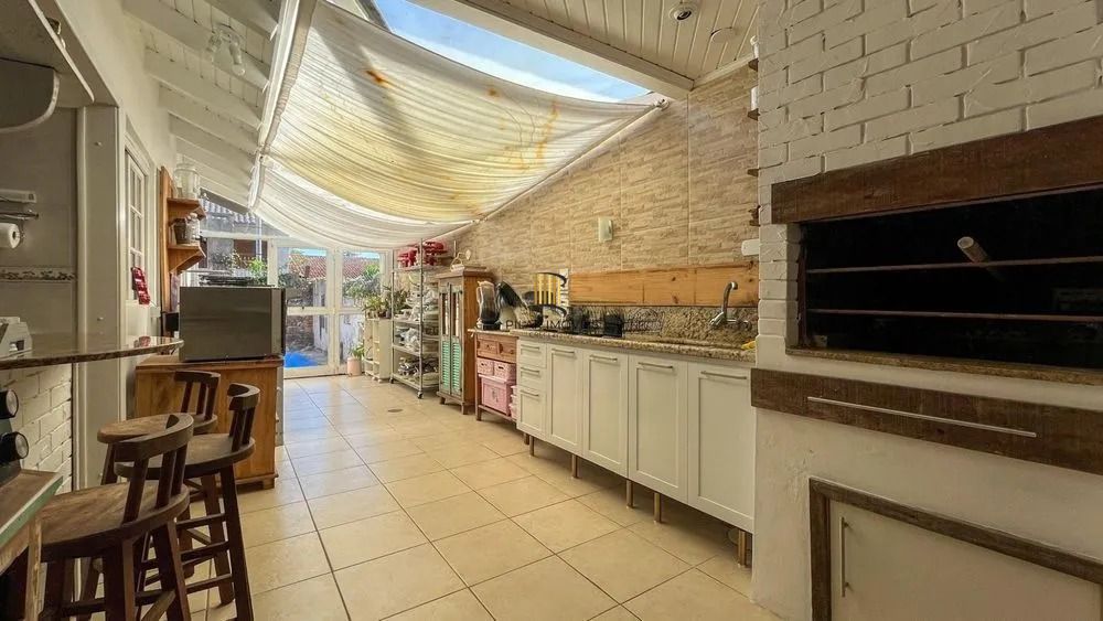 Casa para Venda - 176m², 3 dormitórios, sendo 1 suites, 4 vagas - Jardim Isabel