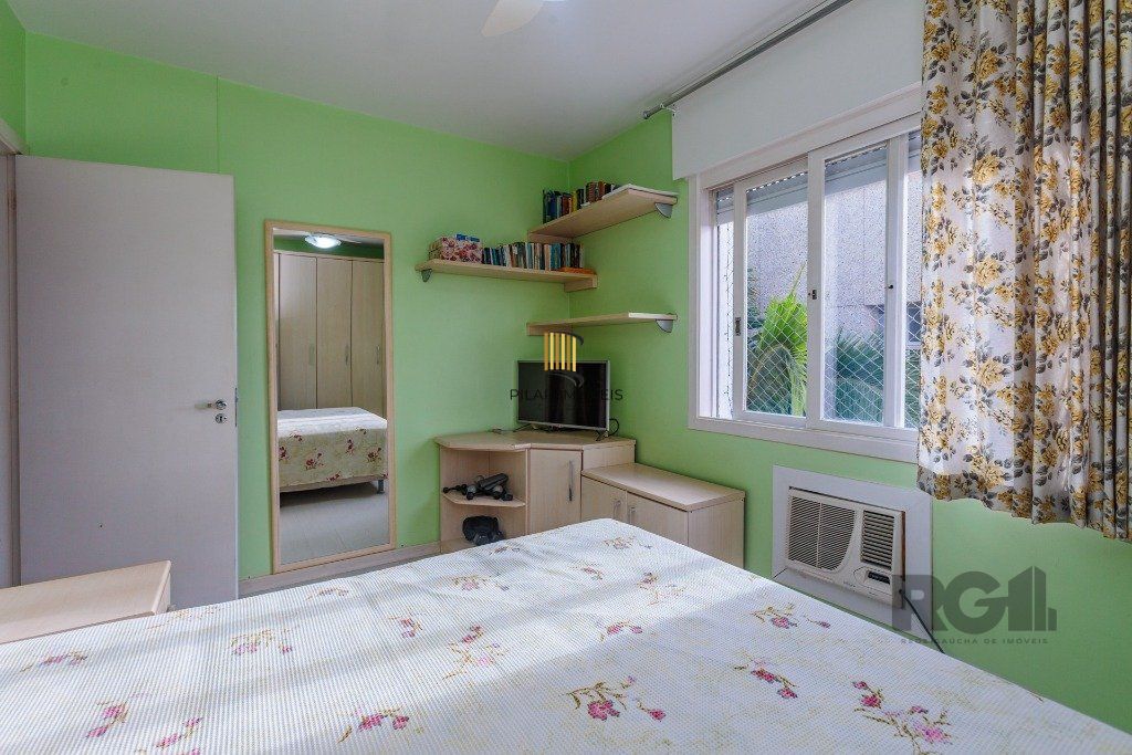 Apartamento 2 dormitórios  com 1 vaga no bairro Teresópolis em Porto Alegre