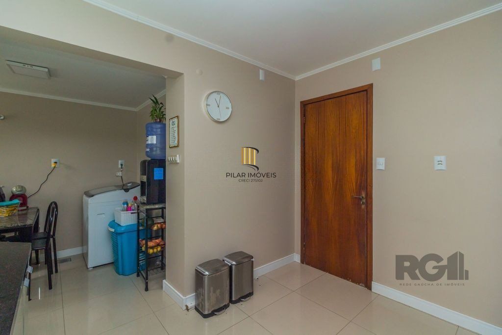 Casa com 3 dormitórios no bairro Nonoai