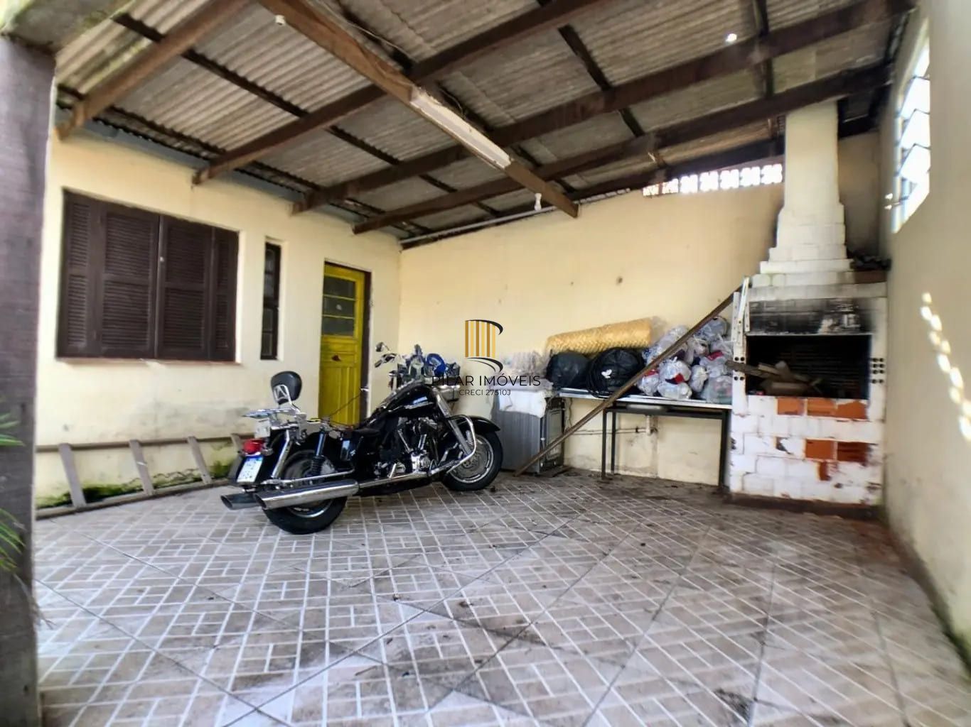 Casa com 2 dormitórios e 150m², no Bairro Jardim Sabará