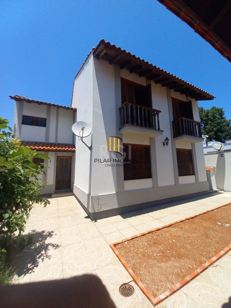 Casa 3 dormitórios no bairro Nonoai