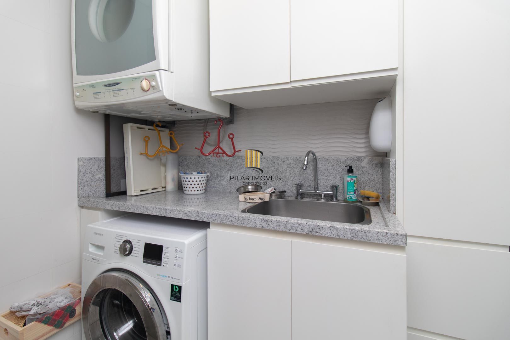 Apartamento para Venda - 93.43m², 3 dormitórios, sendo 1 suites, 2 vagas - Teresópolis