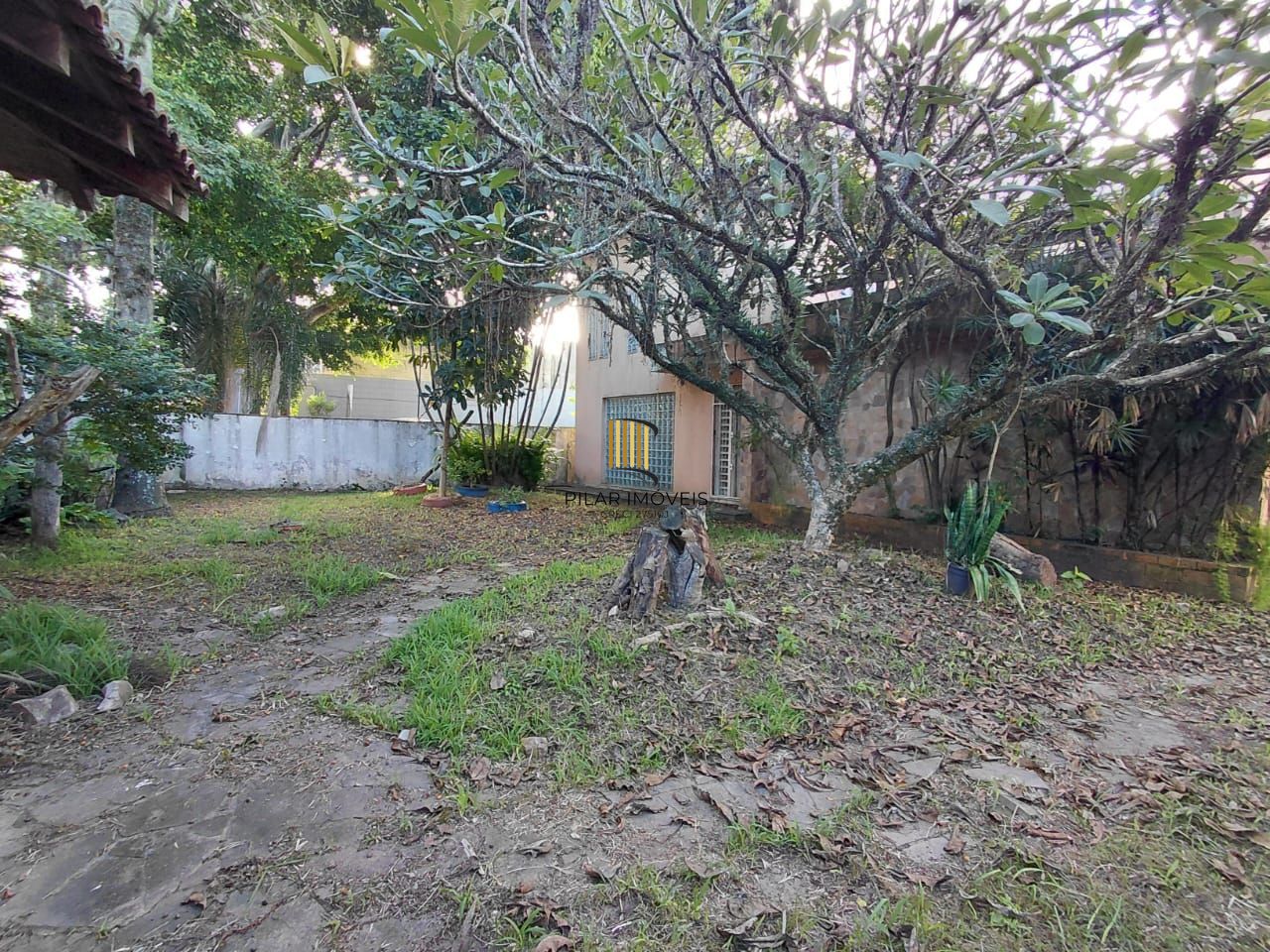 Ampla casa com pátio Bairro Teresópolis