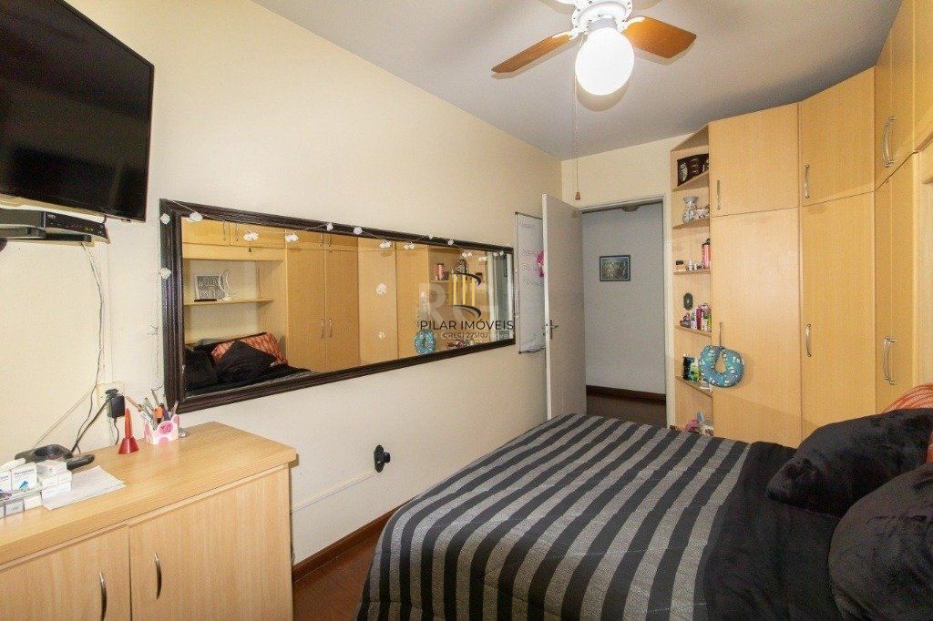 Apartamento de 77m², Bairro Menino Deus