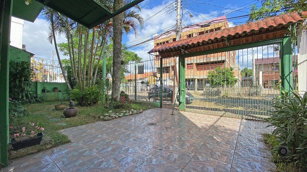 Casa para Venda - 400m², 5 dormitórios, sendo 1 suites, 3 vagas - Jardim Itu Sabará