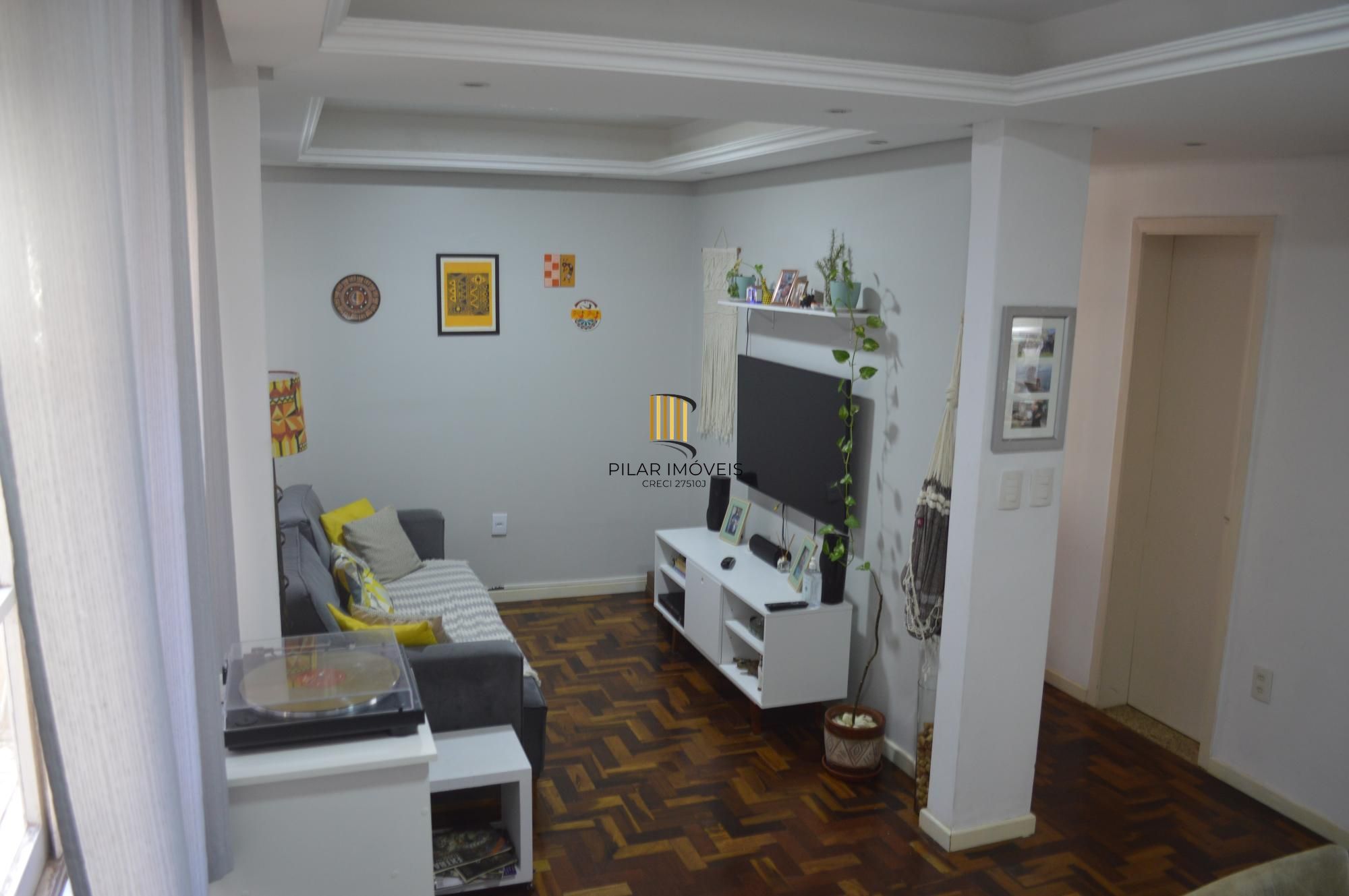 Apartamento com 3 quartos e 77m² à venda em Teresópolis, Porto Alegre.