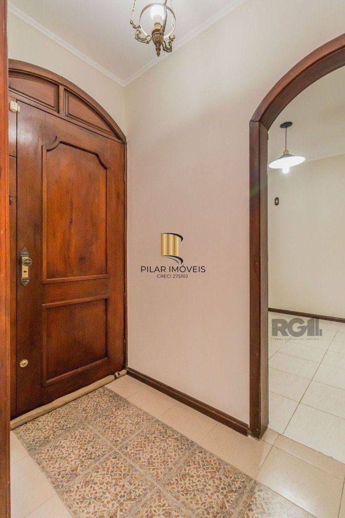 Casa com 287m², 5 dormitórios, piscina, 4 vagas no bairro Jardim Itu