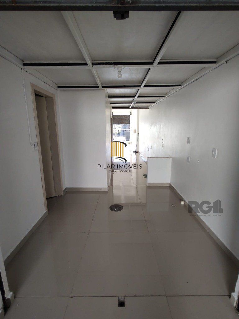 Loja para Venda - 60m², 0 dormitórios, 3 vagas - Petrópolis