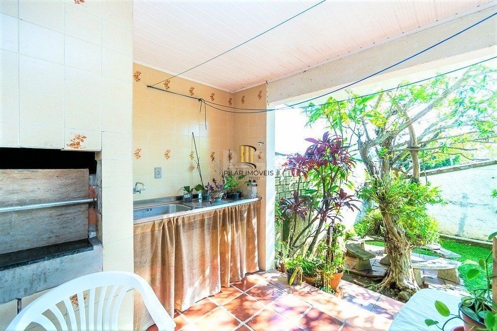 Casa de 424m² no Bairro Chácara Das Pedras
