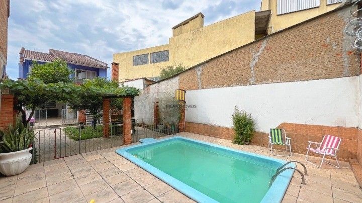 Casa com 4 Quartos e 3 banheiros de 223 m², perto da PUC à venda por R$ 697.000