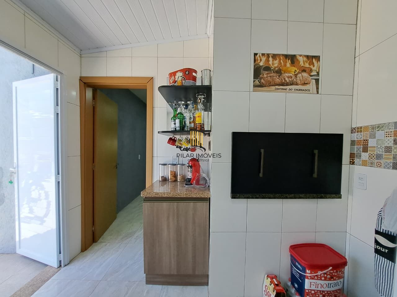 Casa com 04 dormitórios e piscina na praia de Imbé/ RS.