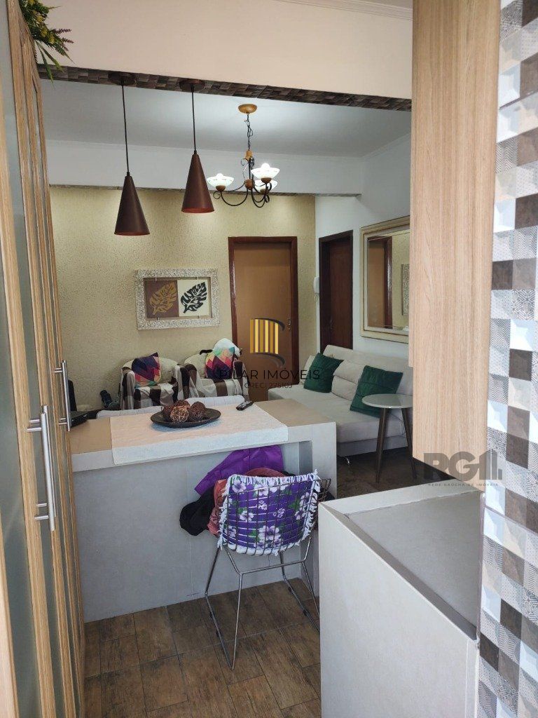 Apartamento de 2 dormitórios com 2 vagas no bairro Jardim São Pedro
