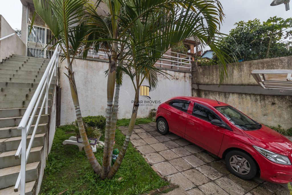 Casa de 6 dormitórios à venda Bairro Vila Nova - Porto Alegre