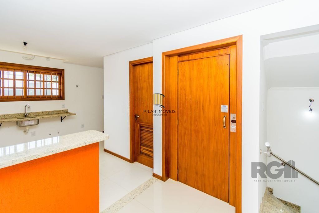 Casa 320m², 3 dormitórios, 3 vagas no bairro Jardim Itu