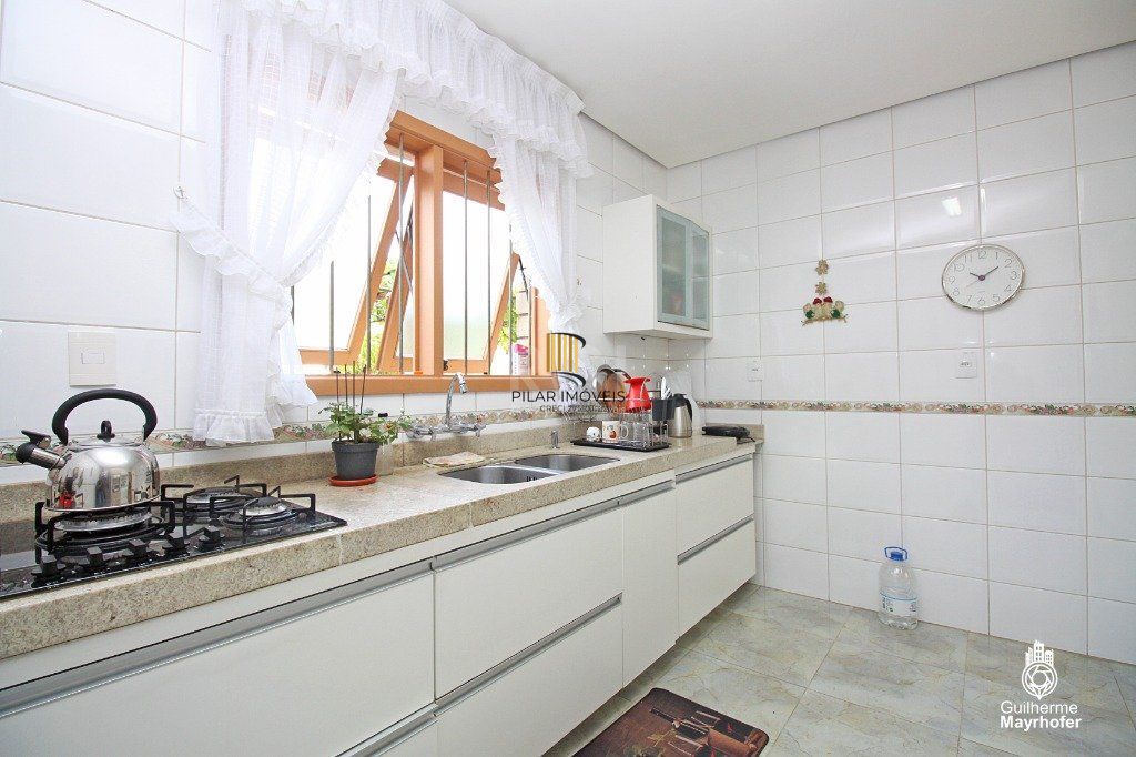 Casa para Venda - 354.24m², 3 dormitórios, sendo 1 suites, 3 vagas - Bom Jesus