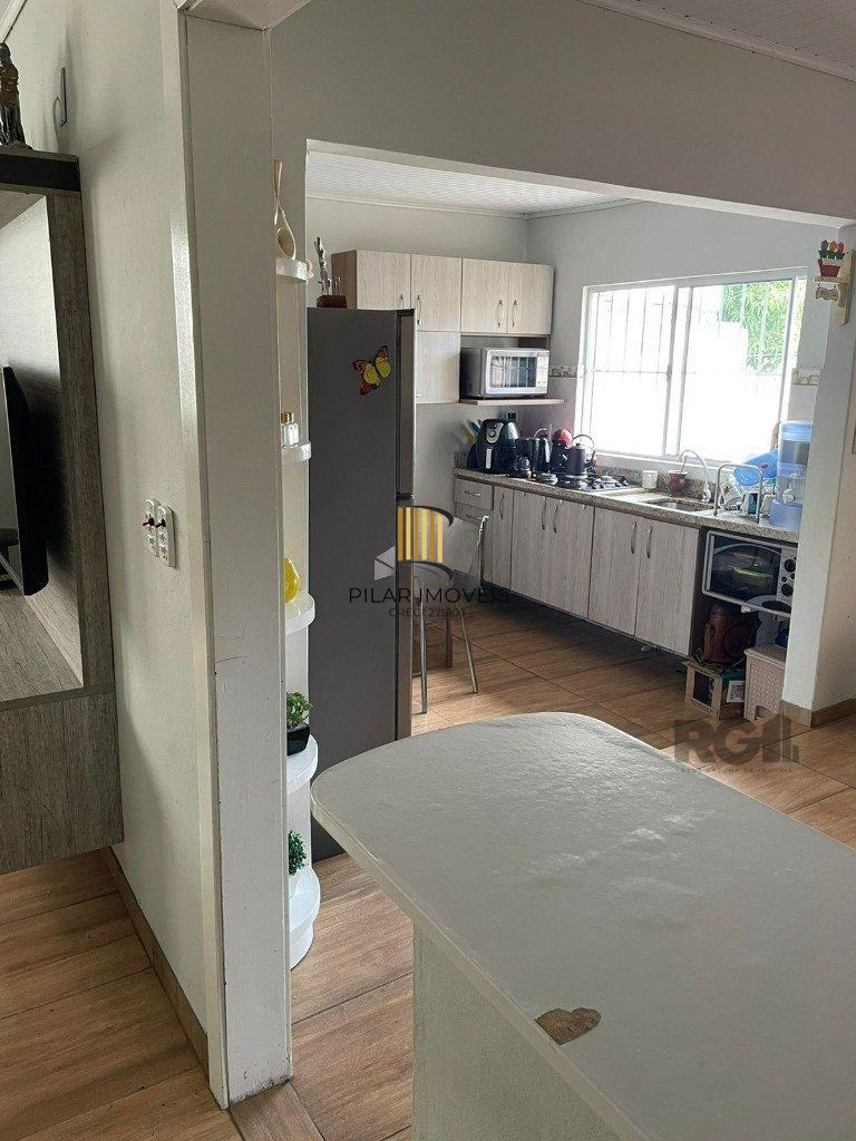 Casa de alvenaria, 03 dormitórios próximo a Av. Teresópolis