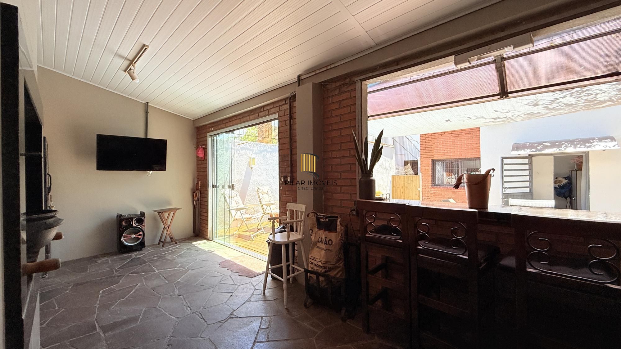 Casa 4 dormitórios no bairro Teresópolis