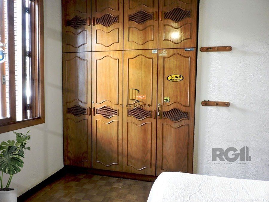 EXCELENTE casa térrea MAIS um loft construído em edícula anexa, com pátio.