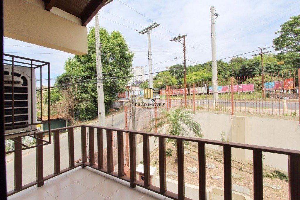 Casa para Venda - 259.5m², 4 dormitórios, sendo 1 suites, 3 vagas - Teresópolis