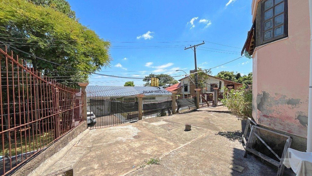 Casa 3 dormitórios no bairro Teresópolis