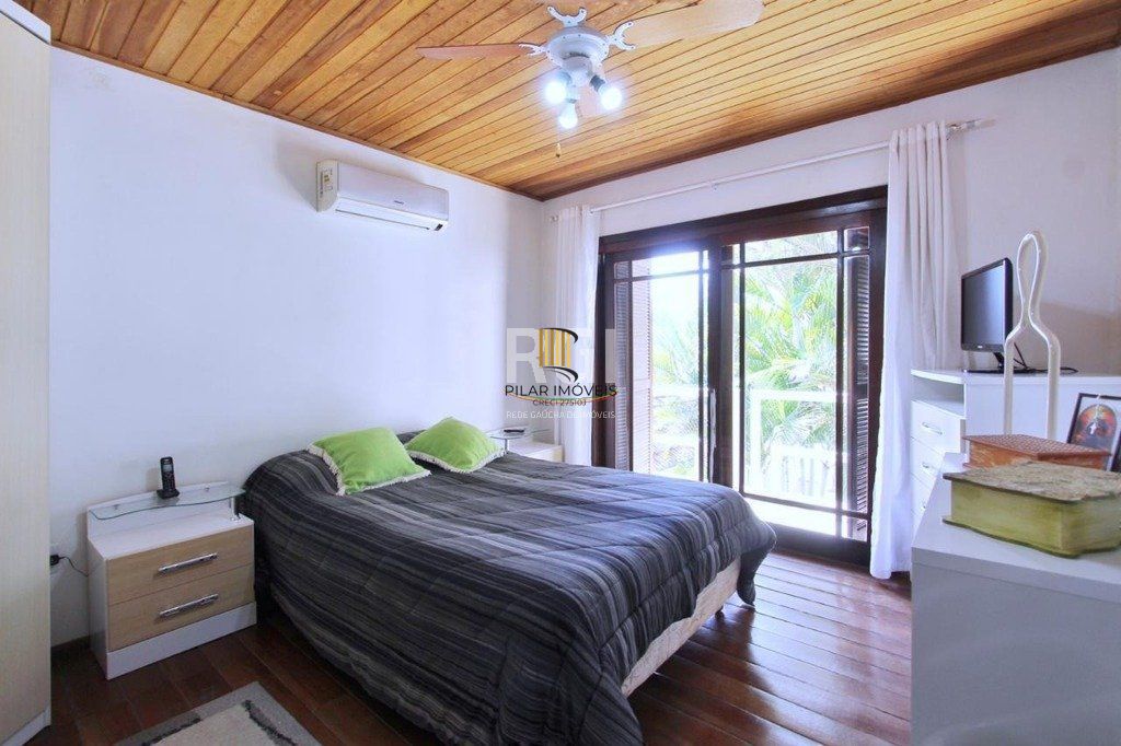 Casa para Venda - 260m², 5 dormitórios, sendo 2 suites, 4 vagas - Teresópolis