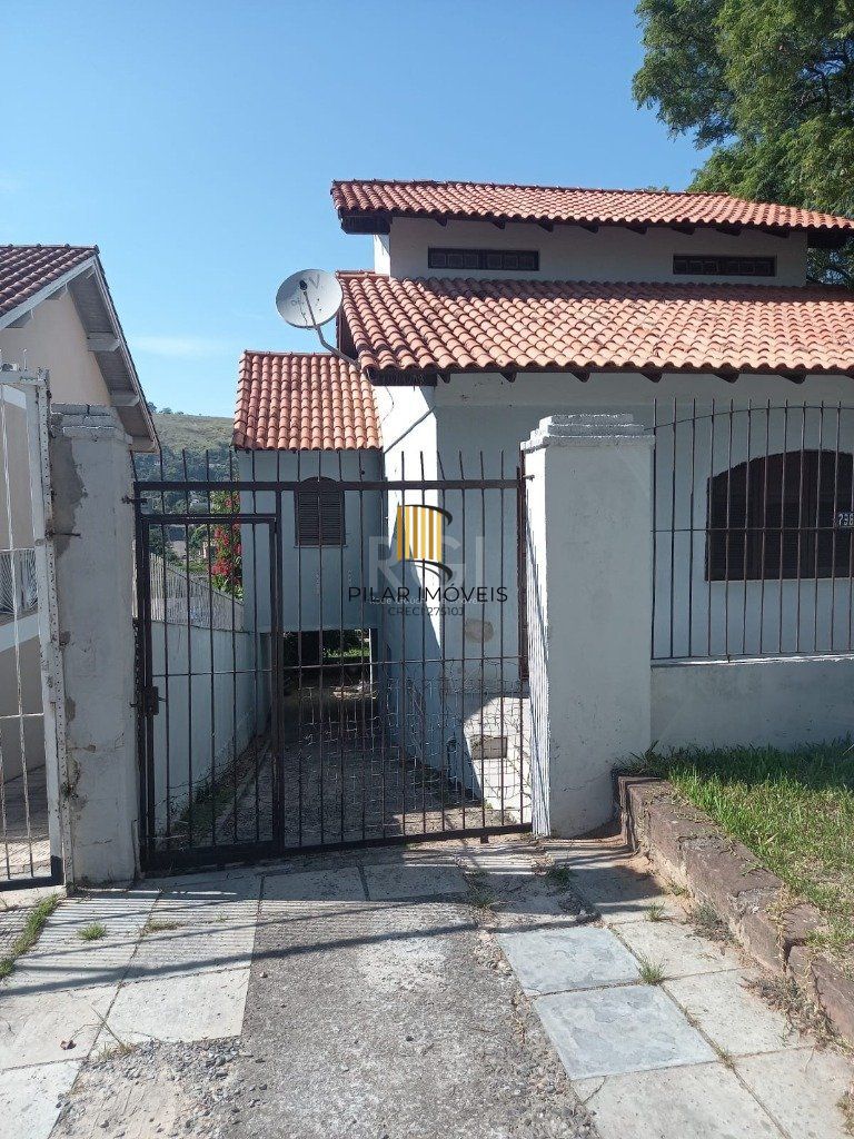 Casa para Venda - 345.22m², 3 dormitórios, 3 vagas - Teresópolis