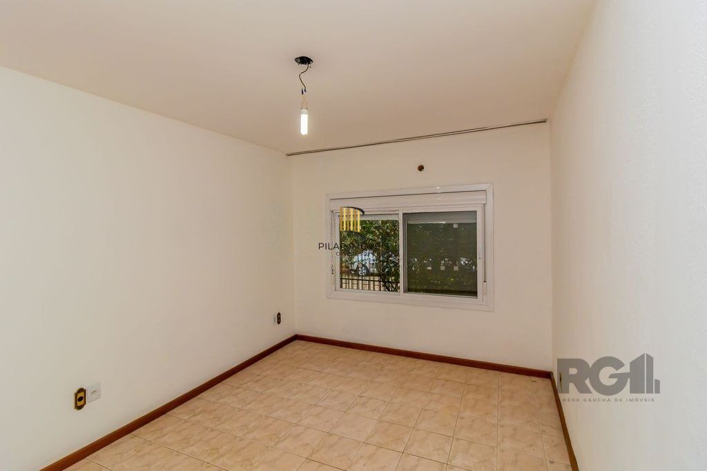 Casa de 4 dormitórios no bairro Espírito Santo