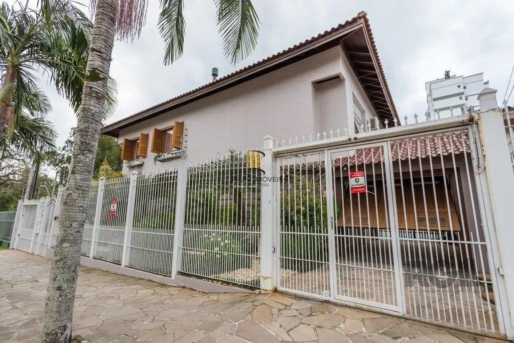 Casa com 3 dormitórios no bairro Jardim Lindóia