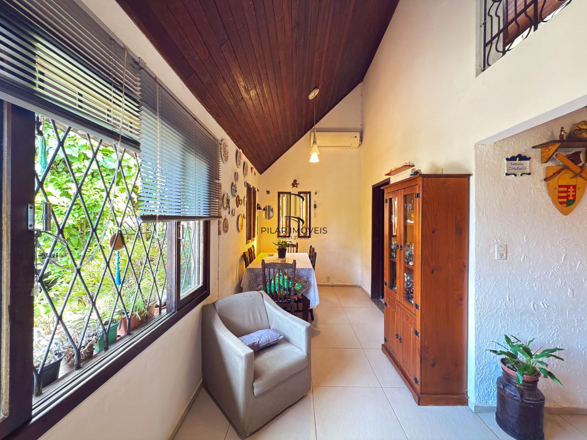 Casa residencial, 2 dormitórios no bairro Teresópolis