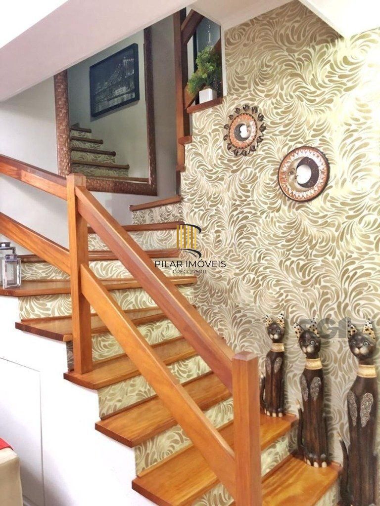 Casa em condomínio 114m² - 3 dormitórios, 1 suíte e 2 vagas no bairro Sarandi
