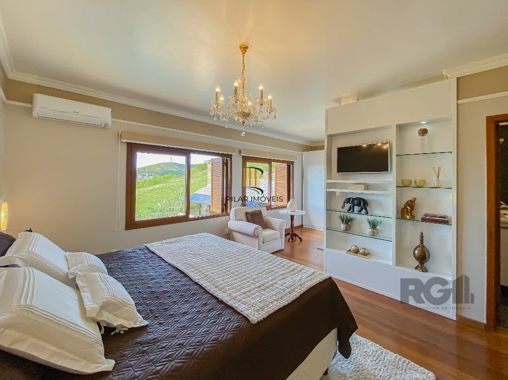 Casa alto padrão, 500m² privativos com linda vista da cidade no Morro Apamecor