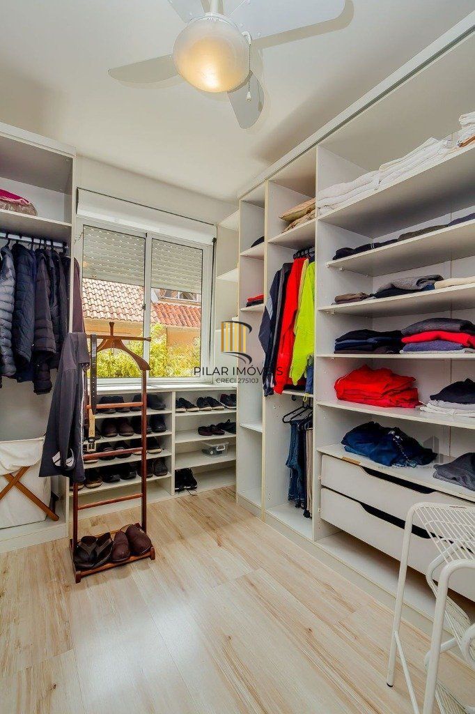 Casa em Condomínio, 157m², 4 dormitórios, 2 vagas no bairro Sarandi